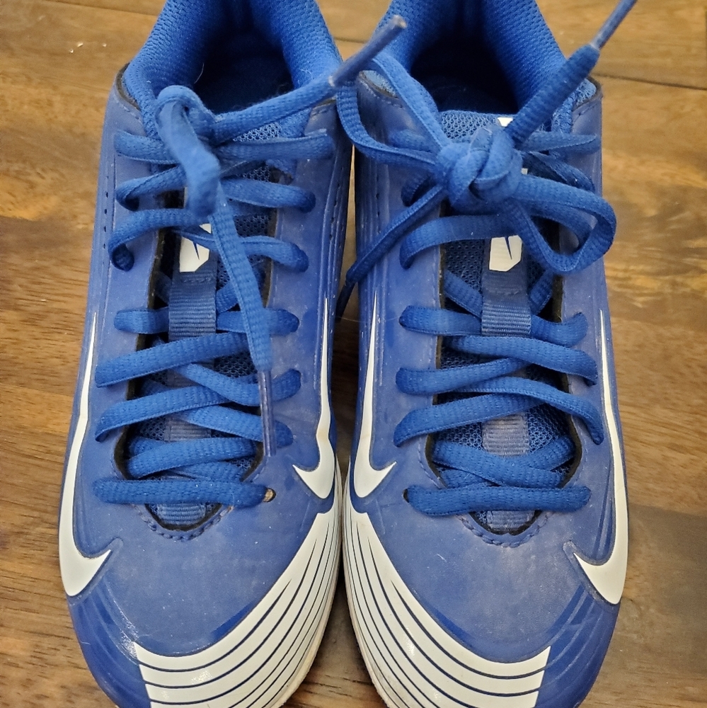 Nike Baseball Boys Size 1.5 Cleats